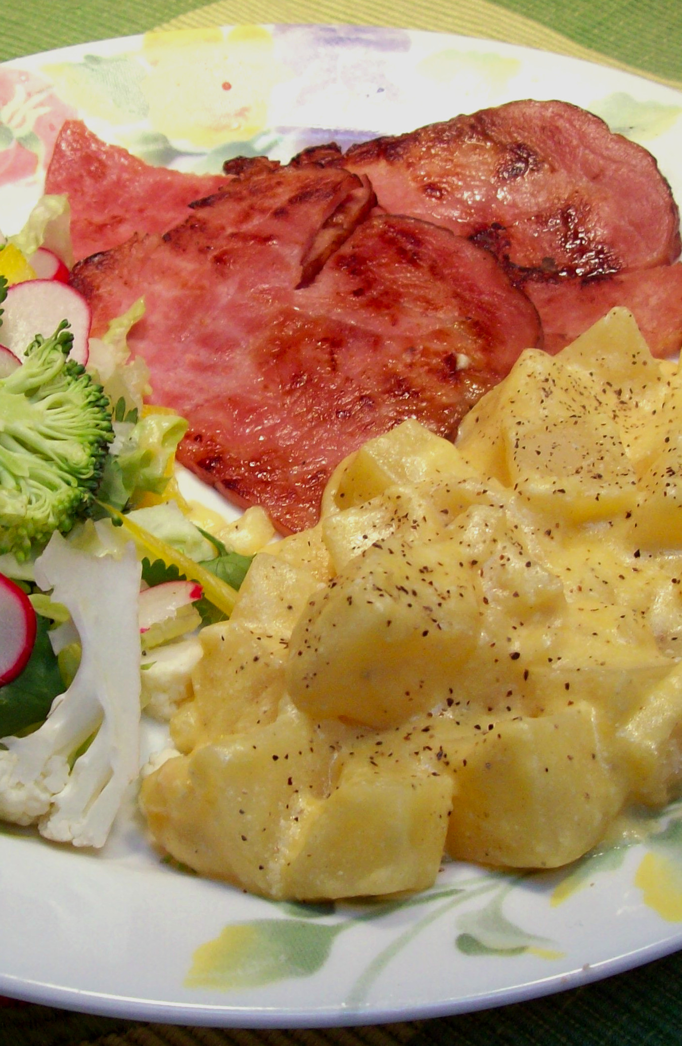 Cheesy Potatoes and Ham