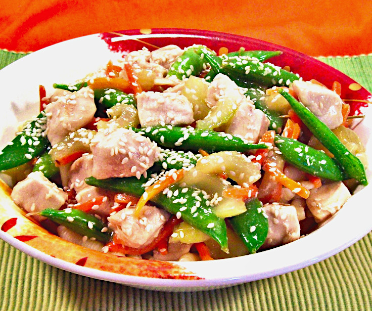 Image of Chicken and Pea Pods in Sesame Gravy