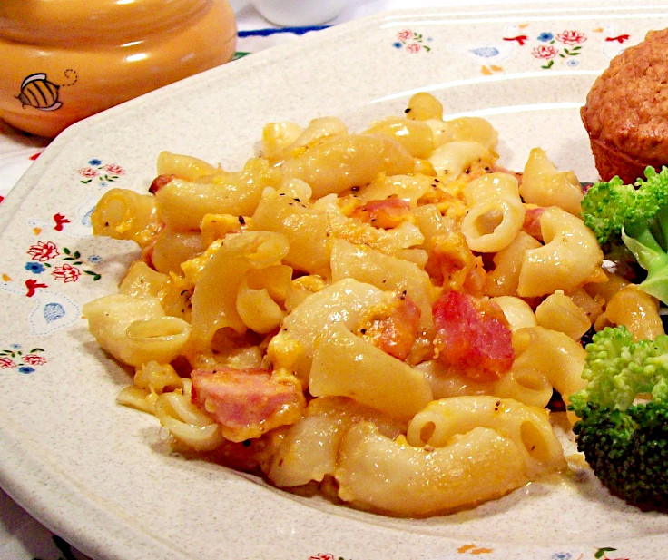 Image of Macaroni and Cheese with Ham, Applesauce Nut Muffins