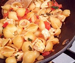 Single Skillet Chicken and Shells