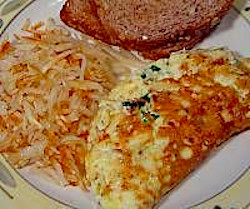 Spinach and Cheese Omelet with Hashbrown Potatoes and Toast
